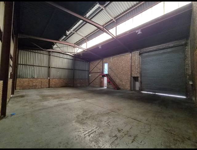 300M² WAREHOUSE TO LET IN WADEVILLE